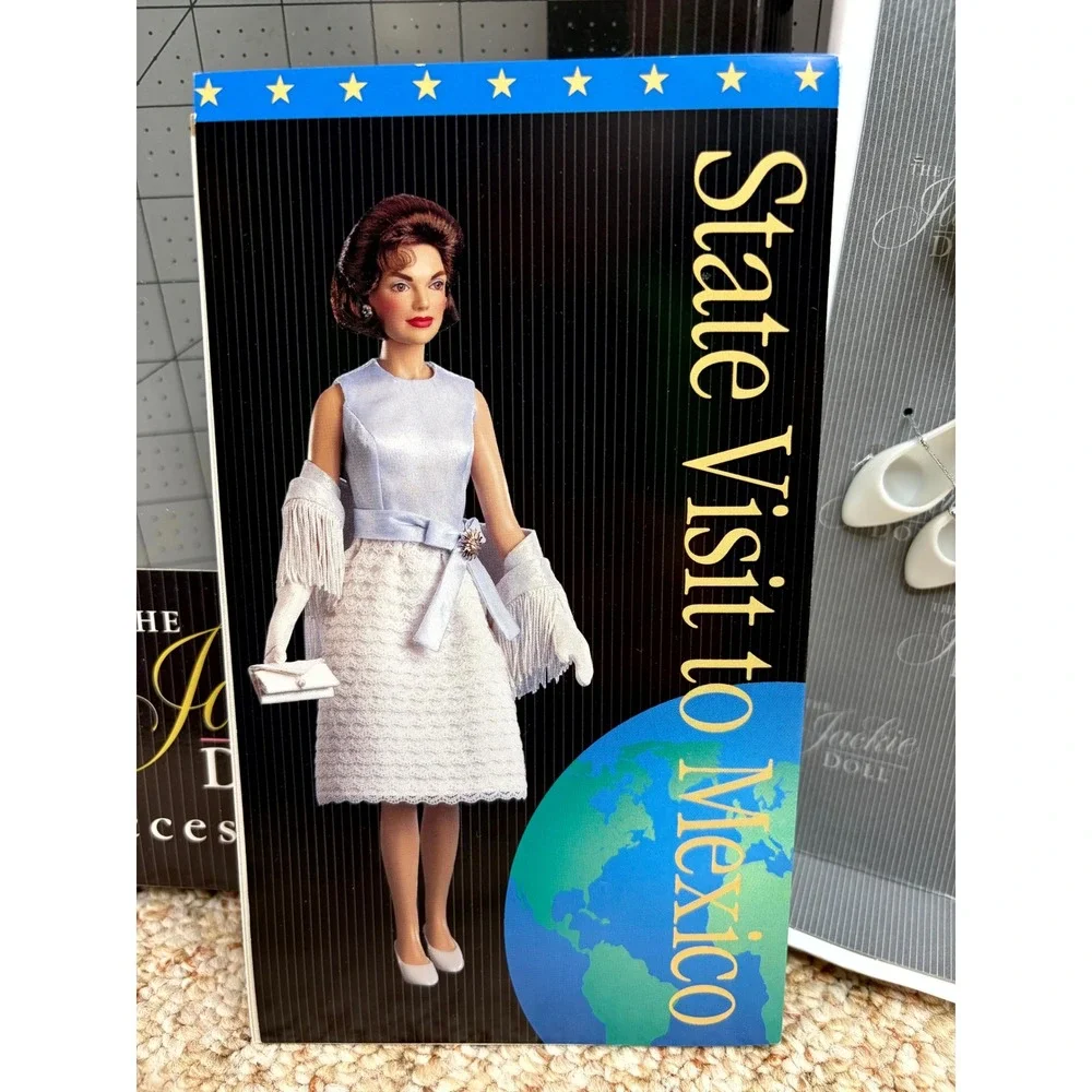 Franklin Mint Jackie Doll State Visit to Mexico Outfit Accessories Set NIB - Picture 5 of 5